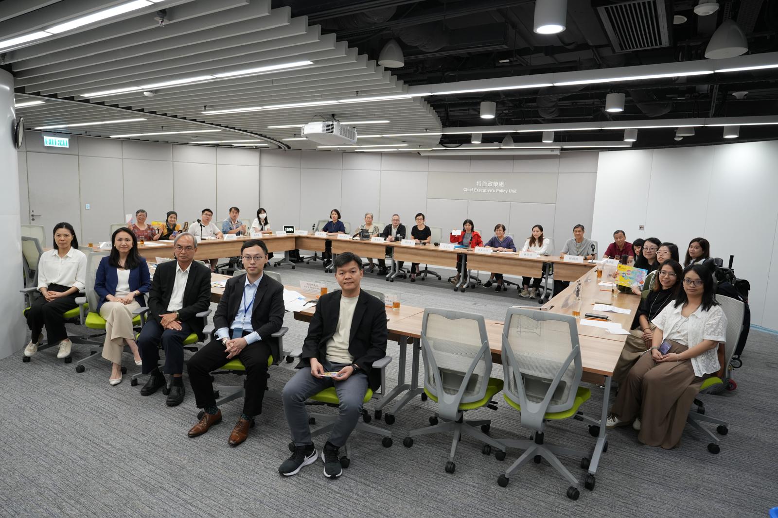 与中央政策组会面，为智障人士及照顾者发声